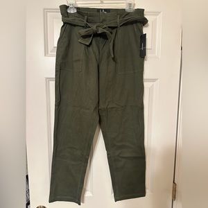 Lulus tie waist cropped pants NWT